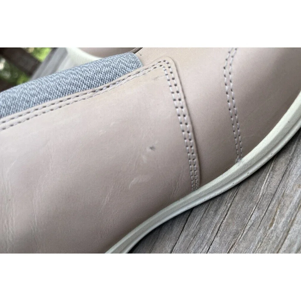 Keen lorelai women